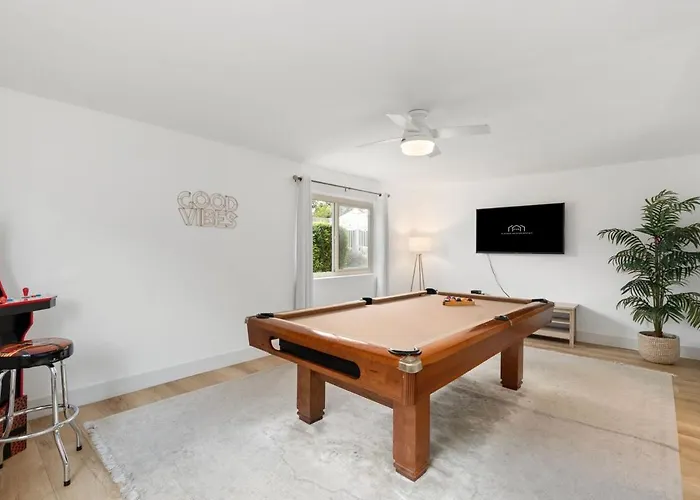 Getaway - Pool+games+pool Table